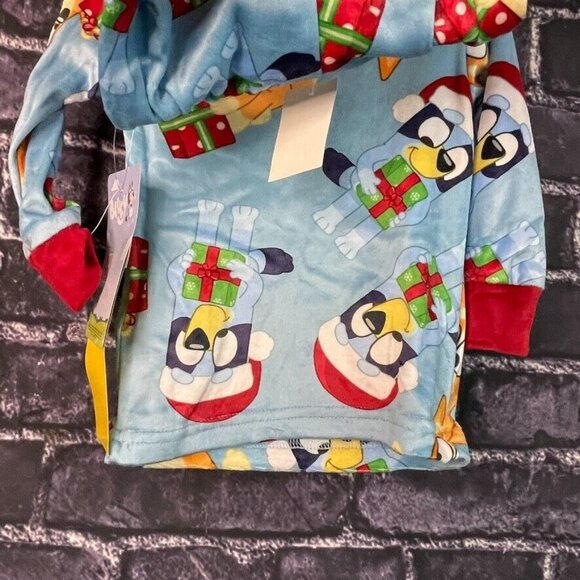 Bluey 12 Month Bluey Bingo Presents 2 Piece Pajama PJ Toddler - Picture 10 of 10